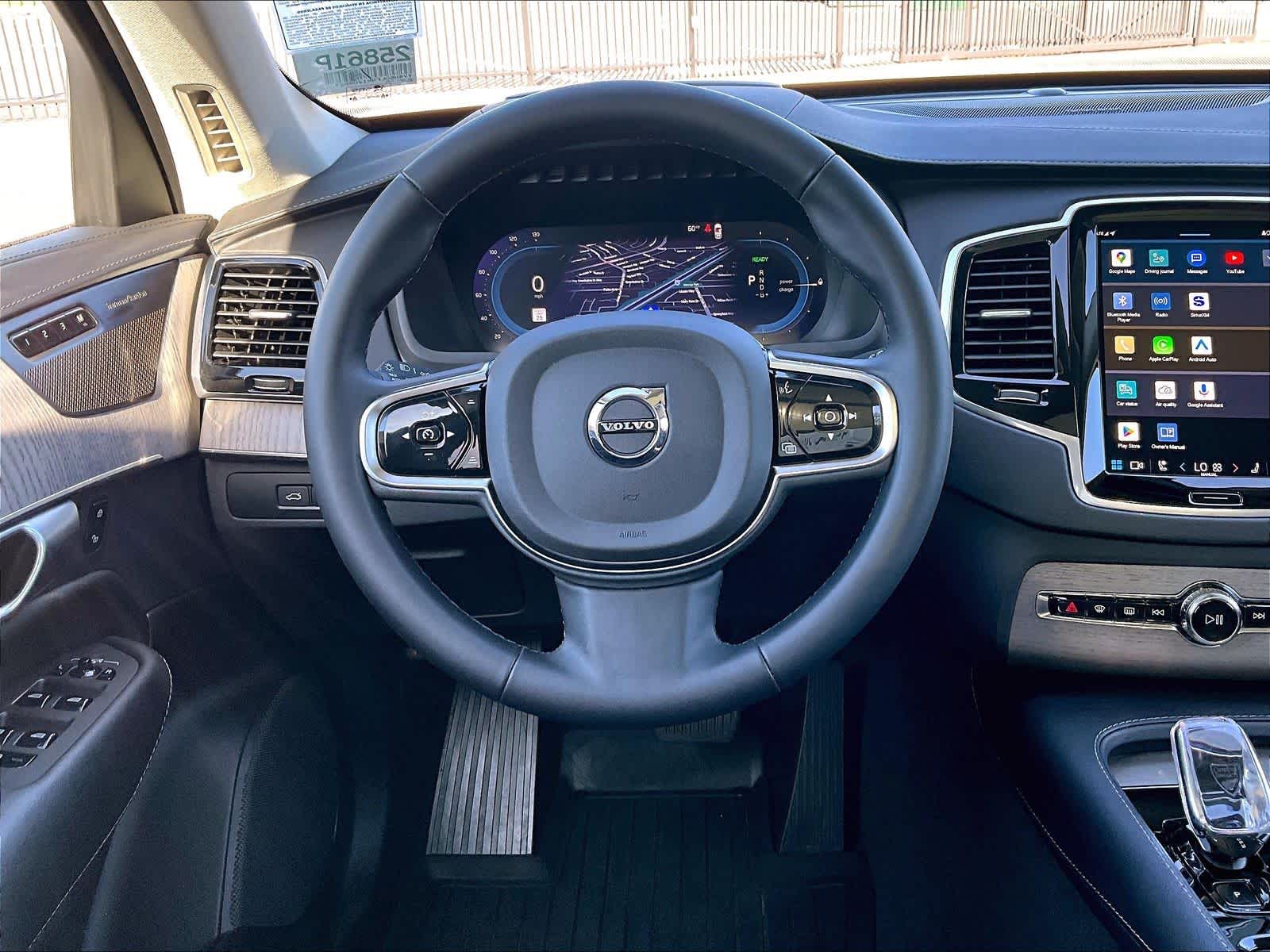 2024 Volvo XC90 Recharge Plug-In Hybrid Ultimate photo 5