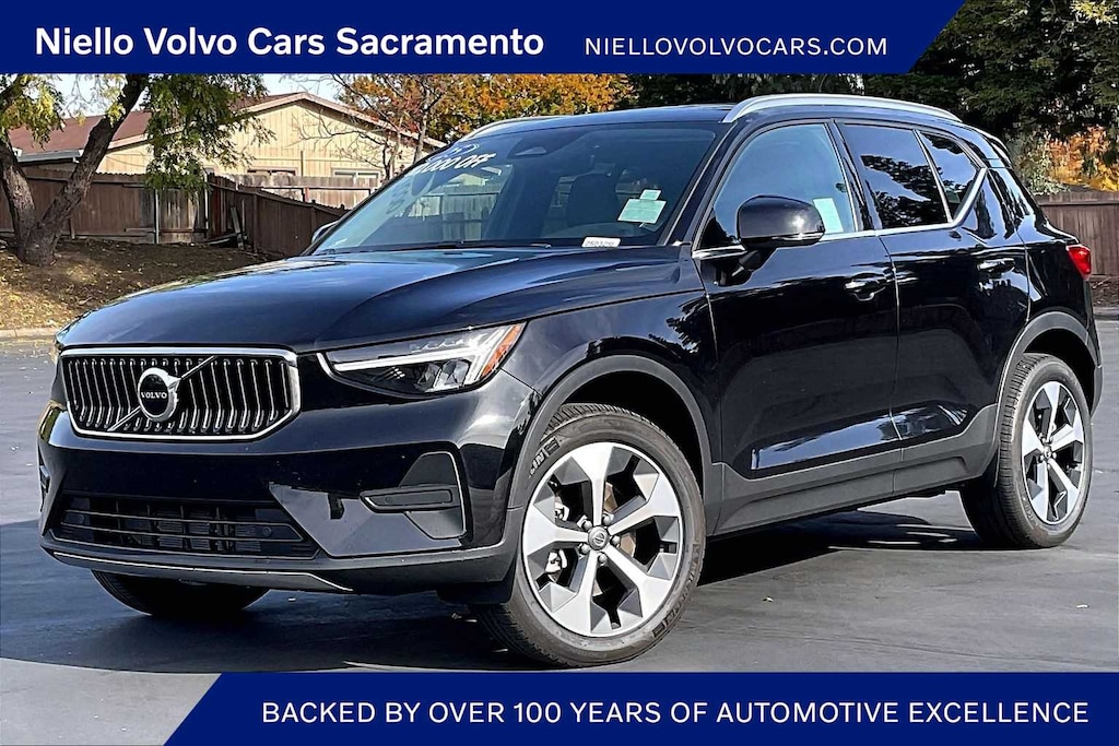 Used 2025 Volvo XC40 B5 Core Bright Theme SUV
