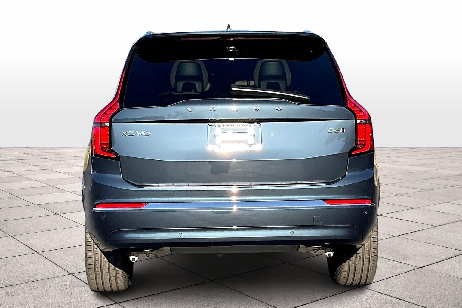 2026 Volvo XC90 B6 Plus 7-Seater photo 5