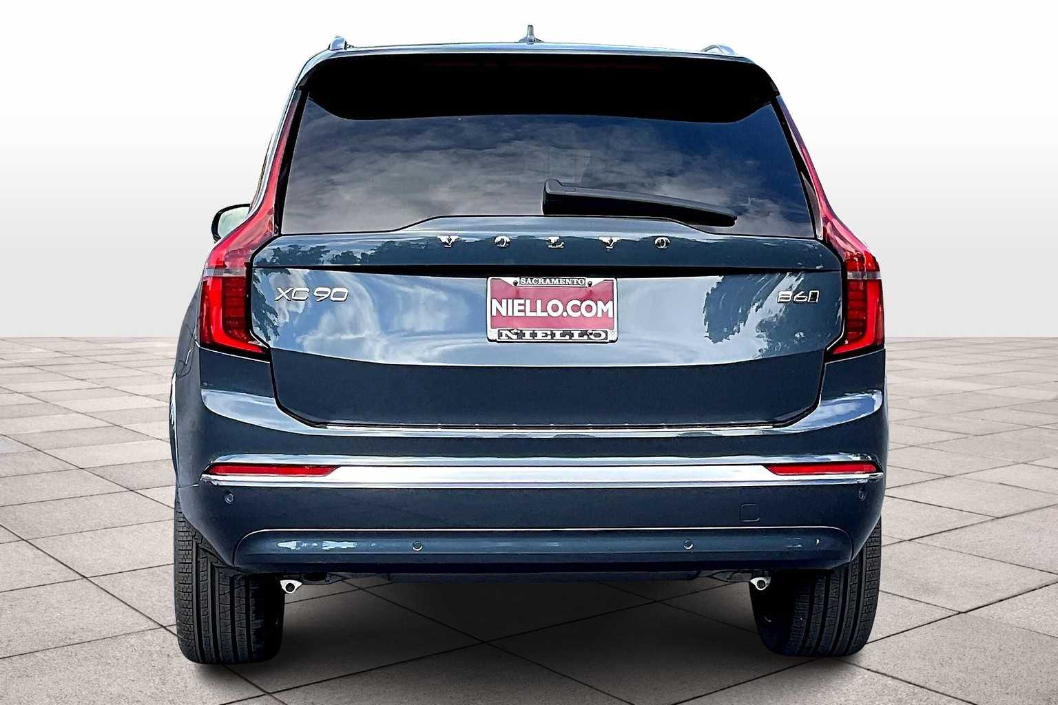 2026 Volvo XC90 B6 Plus 7-Seater photo 5