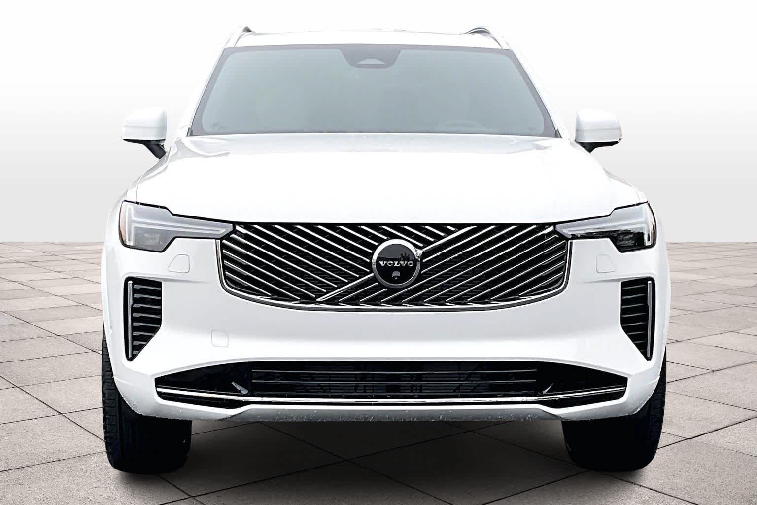 2026 Volvo XC90 B6 Plus 7-Seater photo 4