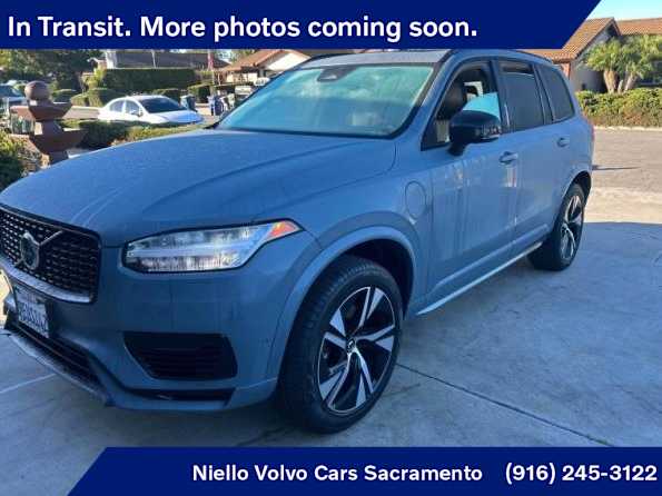 2023 Volvo XC90 Plus's photo