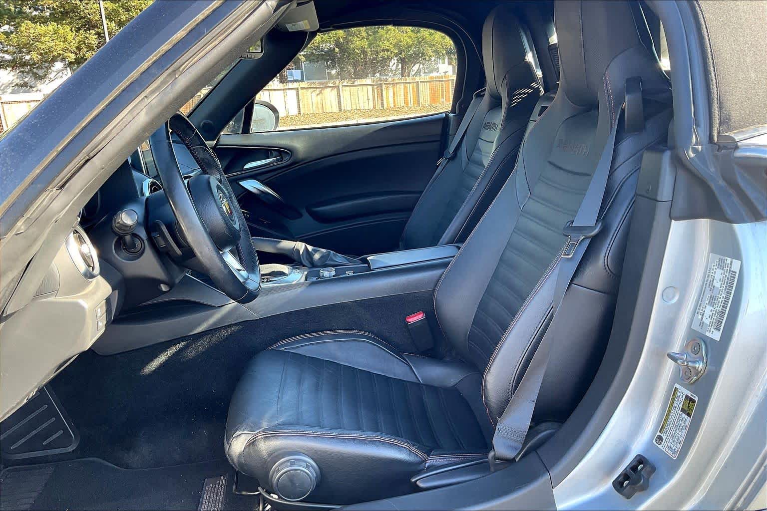 2020 Fiat 124 Spider Abarth photo 4