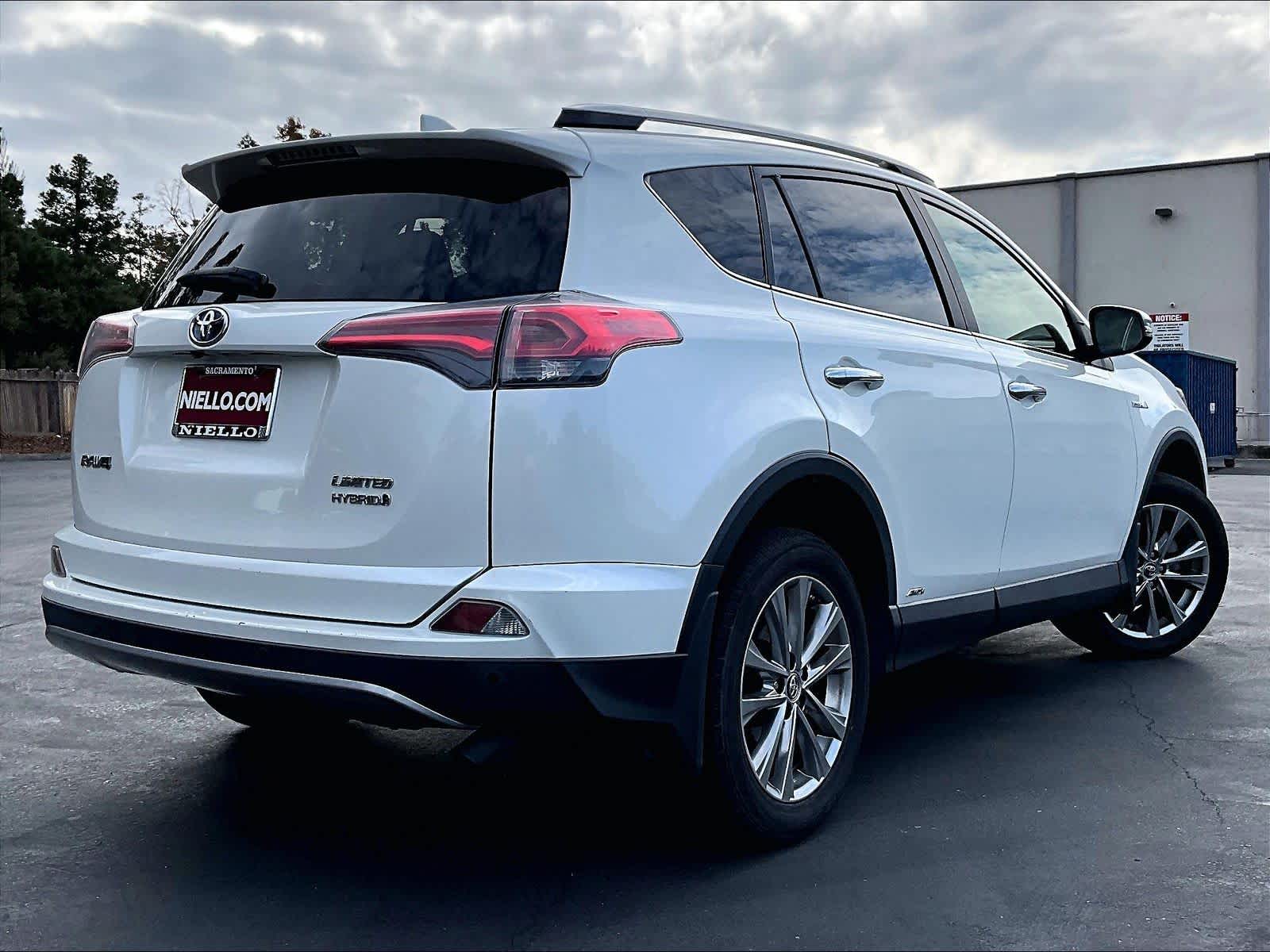 Used 2017 Toyota RAV4 Hybrid Limited AWD (SE)