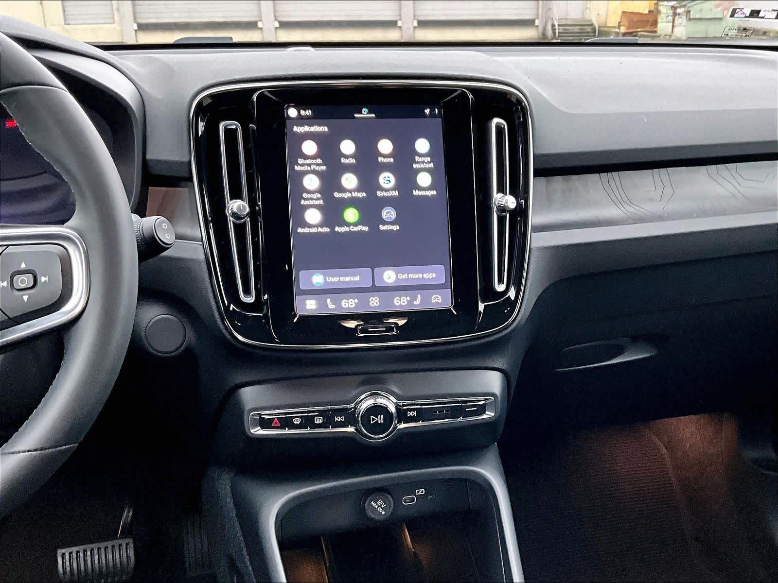 2023 Volvo XC40 Recharge Pure Electric Plus photo 6