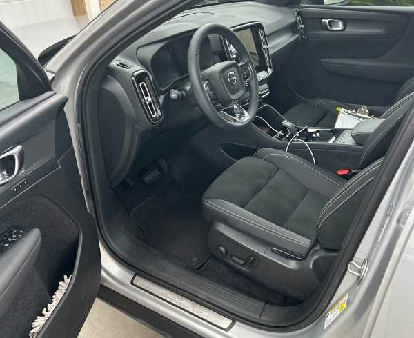 2023 Volvo C40 Recharge Pure Electric Plus photo 4