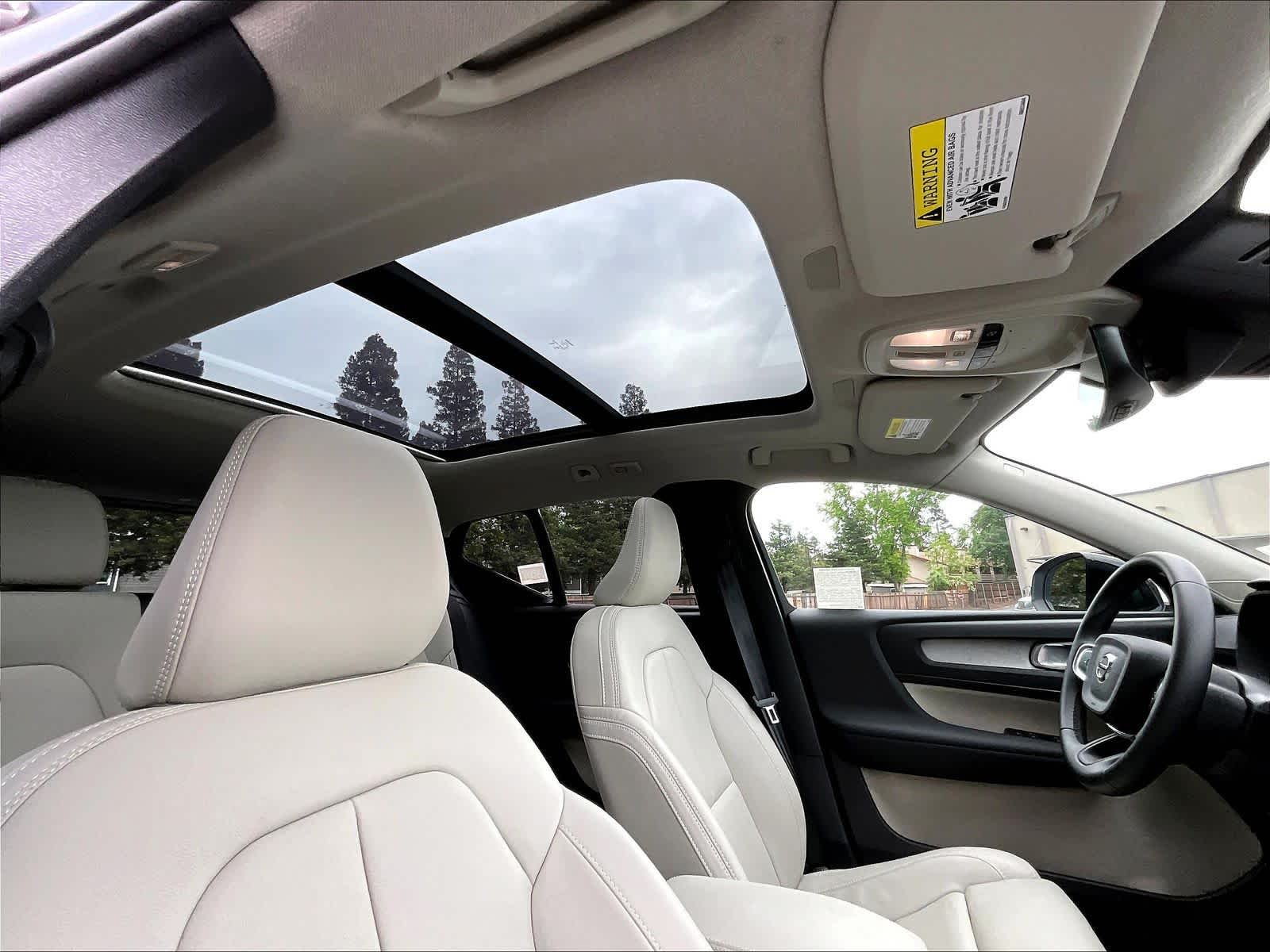 2026 Volvo XC40 Plus - Photo 24