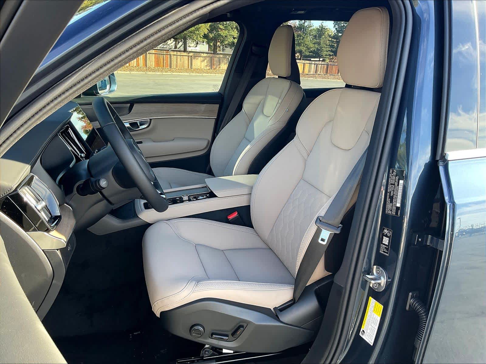 2026 Volvo XC90 Plus - Photo 11
