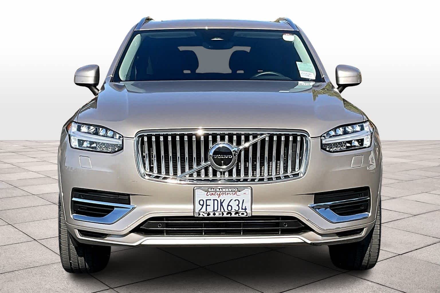 2023 Volvo XC90 Recharge Plus T8 photo 3