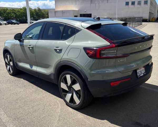 2023 Volvo C40 Recharge Pure Electric Ultimate photo 2