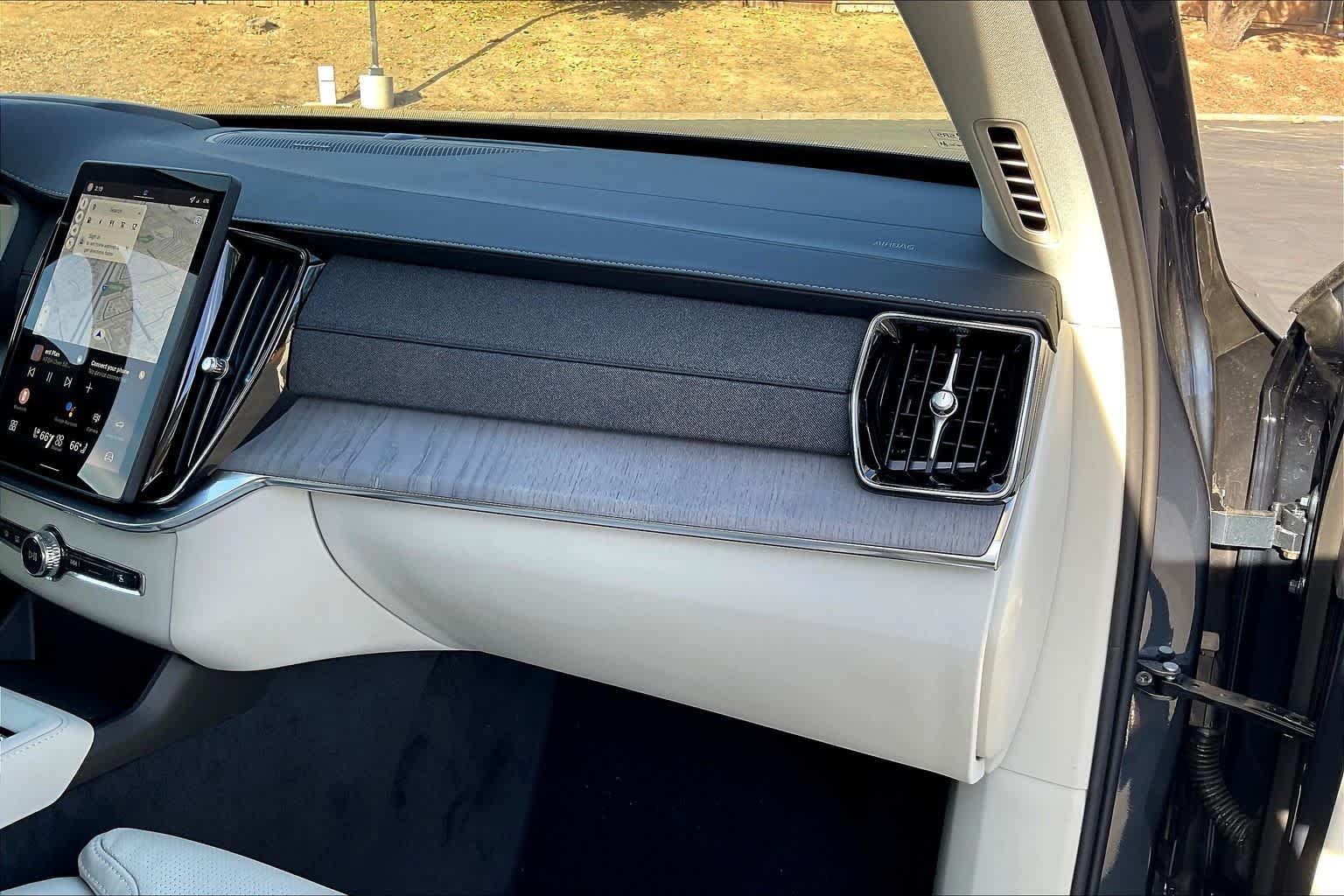 2026 Volvo XC90 Ultra - Photo 29