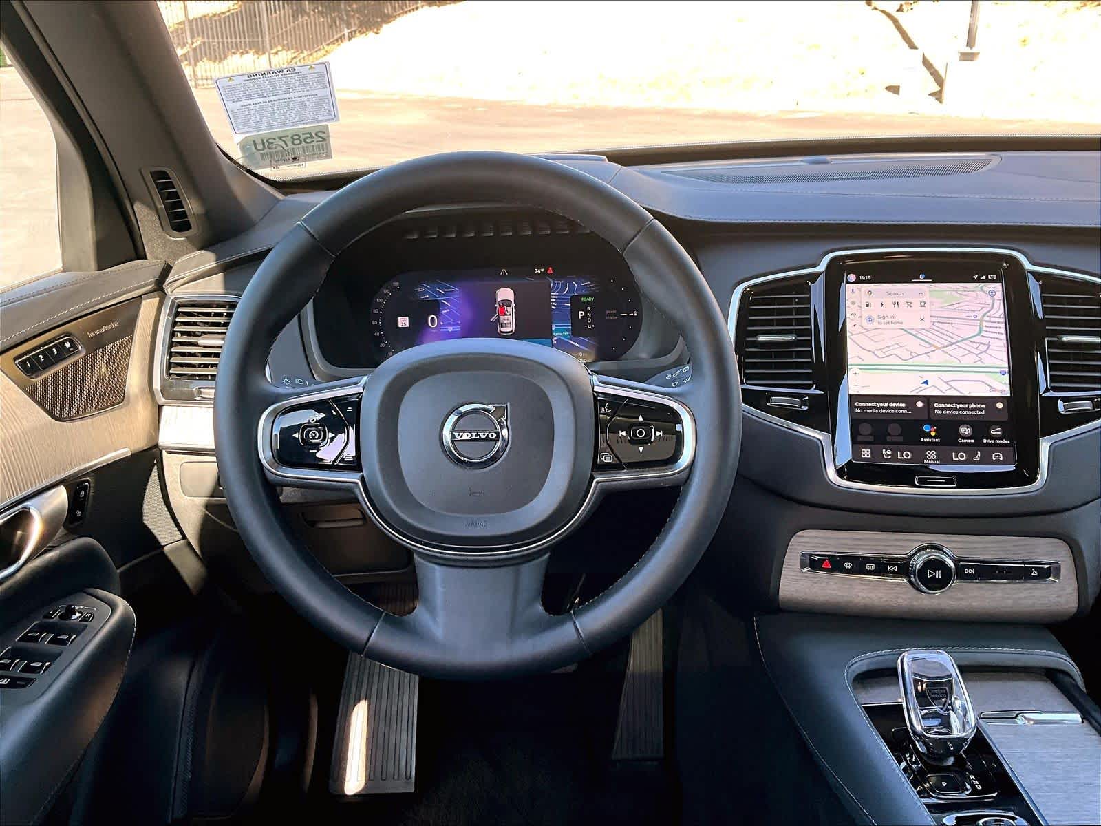 2024 Volvo XC90 Recharge Plug-In Hybrid Ultimate Bright Theme photo 5