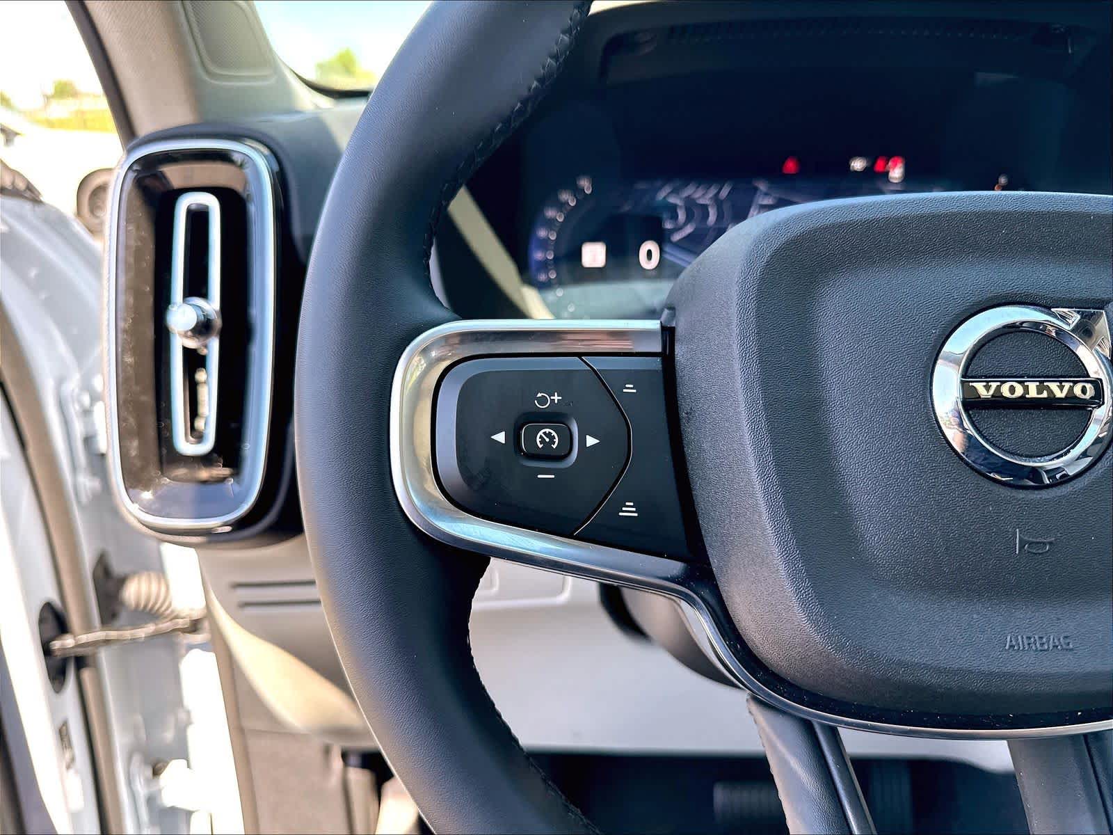 2026 Volvo XC40 Plus - Photo 20