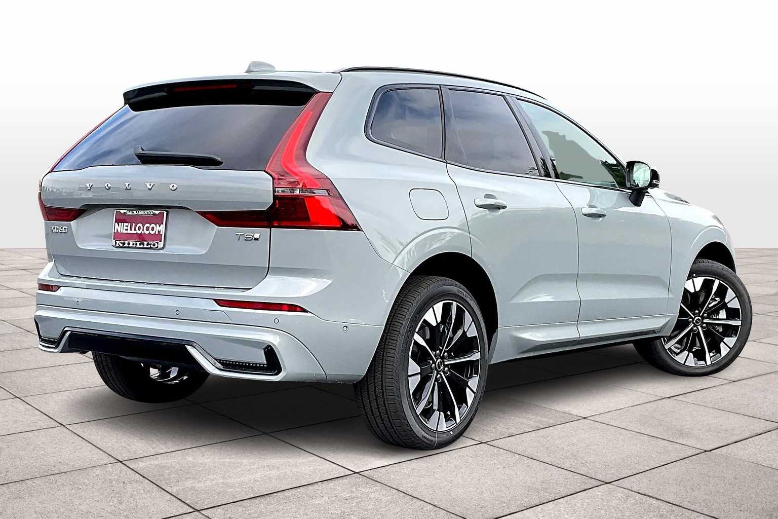 2026 Volvo XC60 Hybrid T8 Plus photo 4
