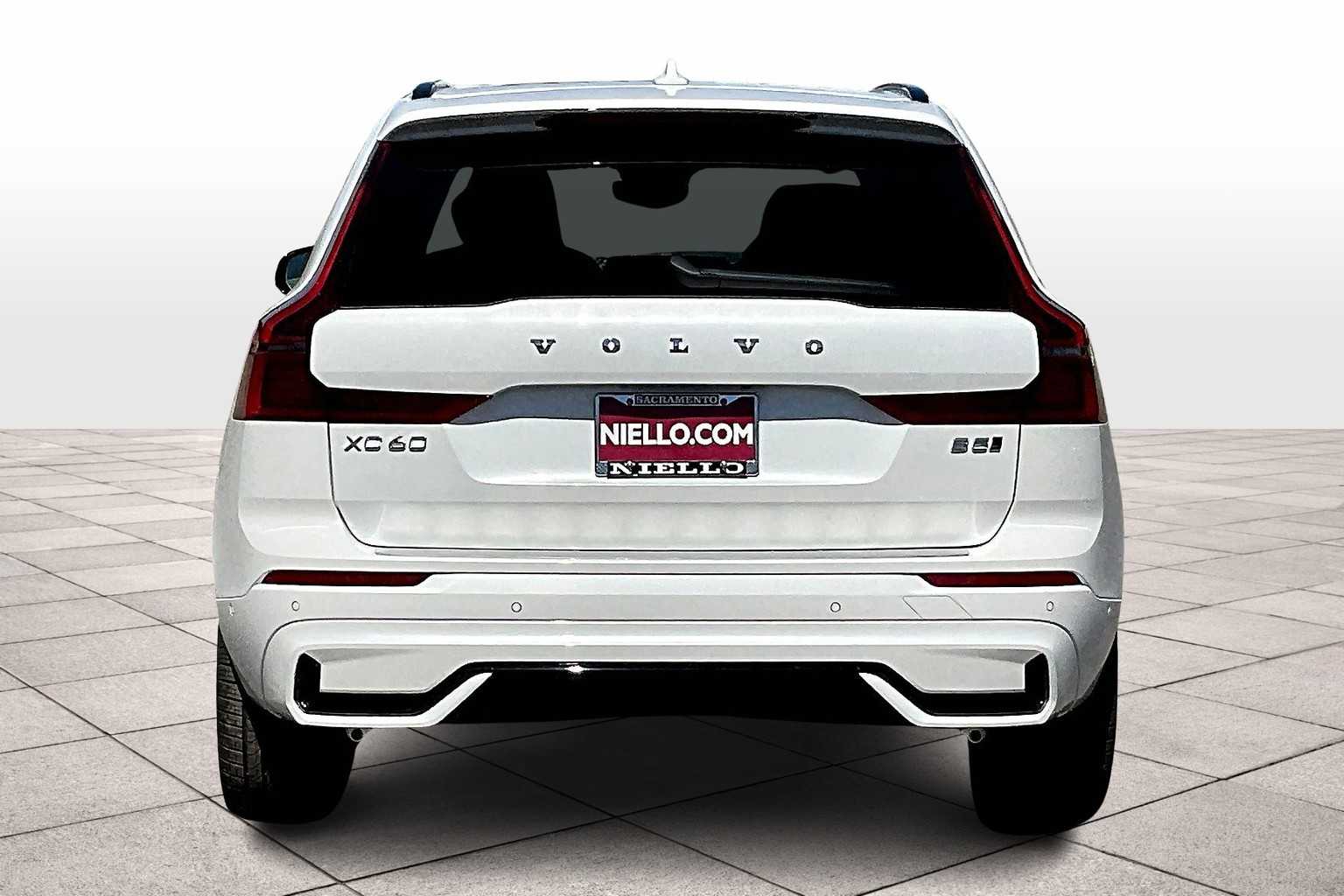 2026 Volvo XC60 B5 Ultra photo 5