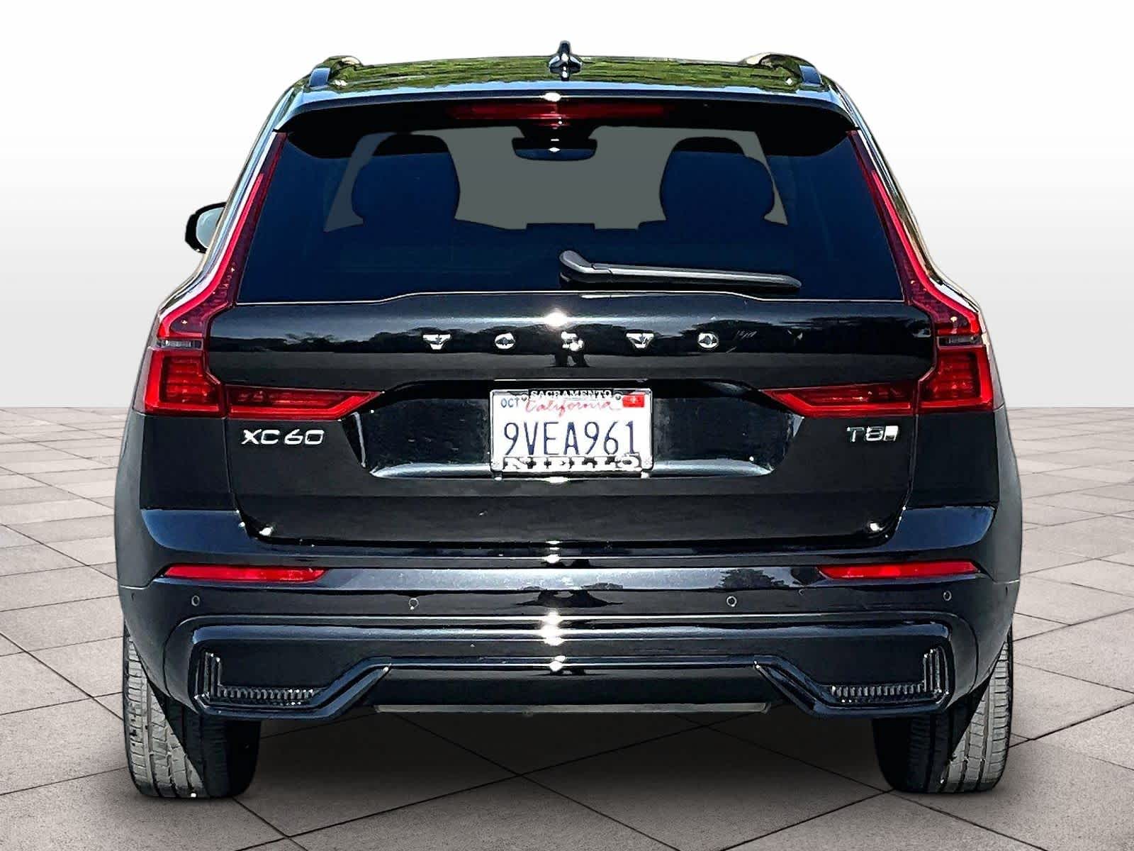 2026 Volvo XC60 Plug-In Hybrid Plus photo 4