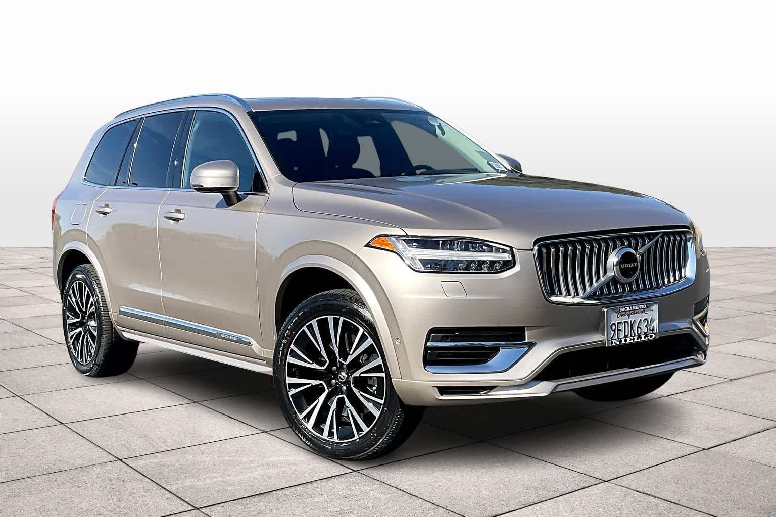 2023 Volvo XC90 Recharge Plus T8 photo 2