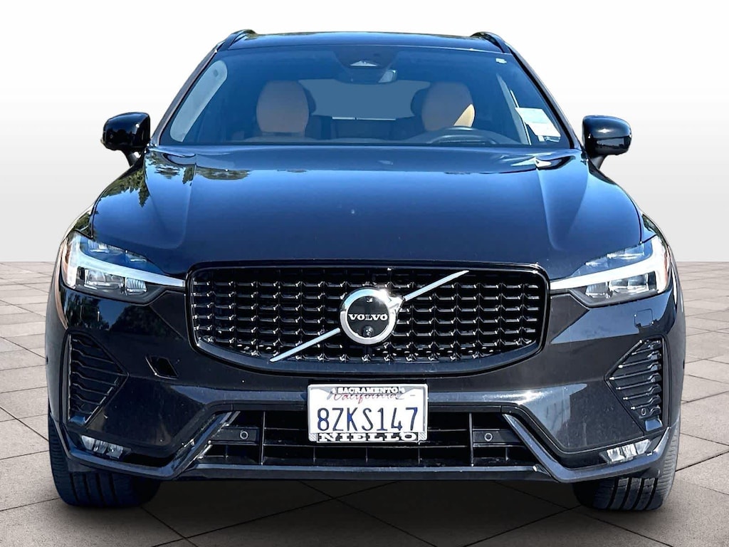 Used 2023 Volvo XC60 Ultimate Dark Theme B6 AWD