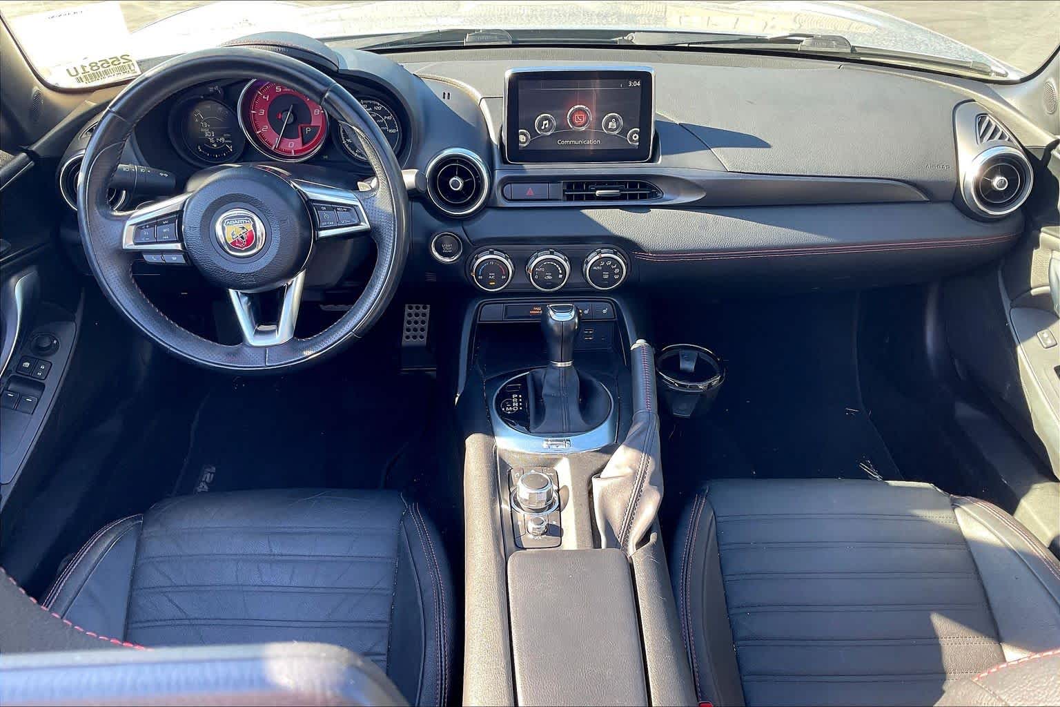 2020 Fiat 124 Spider Abarth photo 3