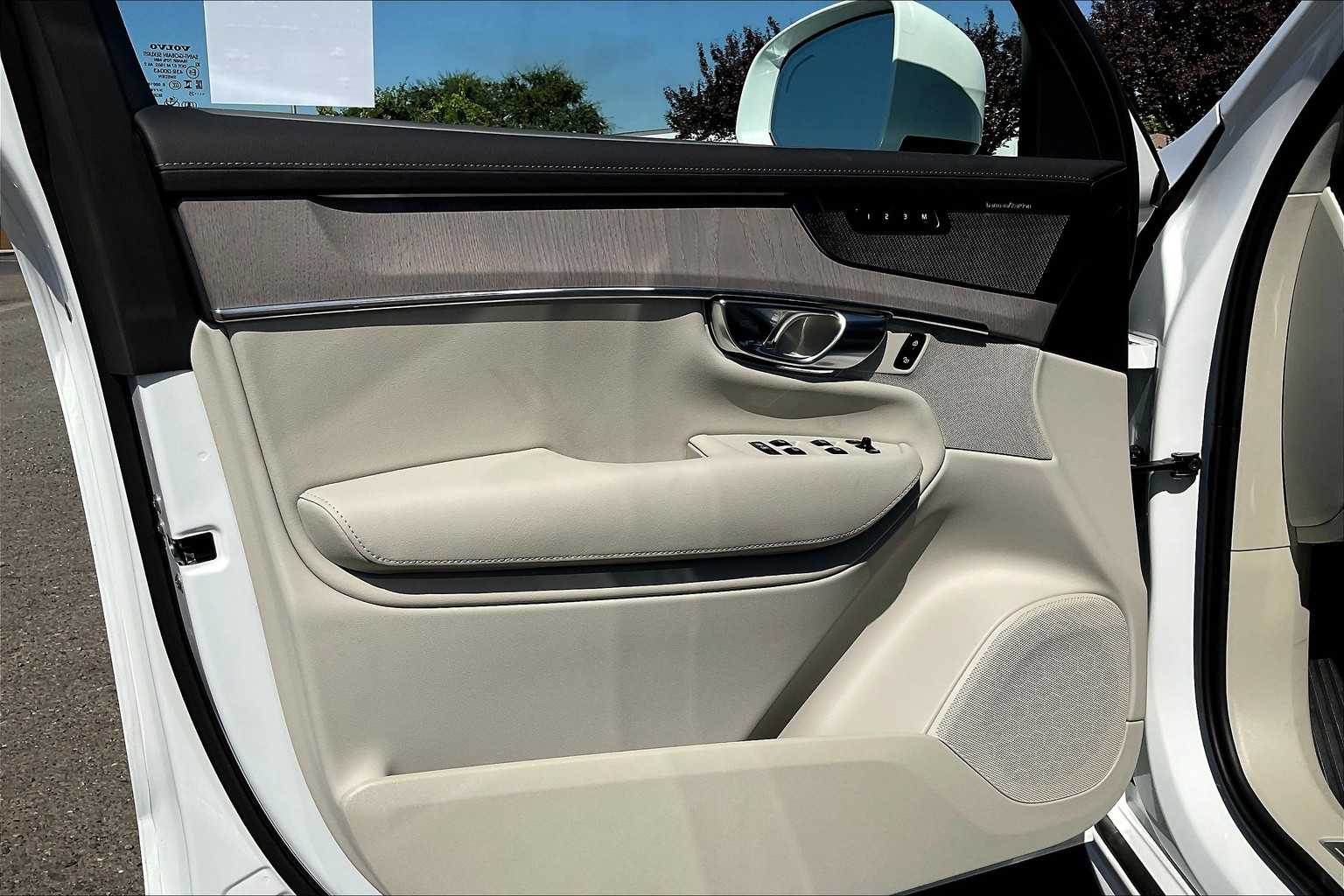 2026 Volvo XC90 Ultra - Photo 24