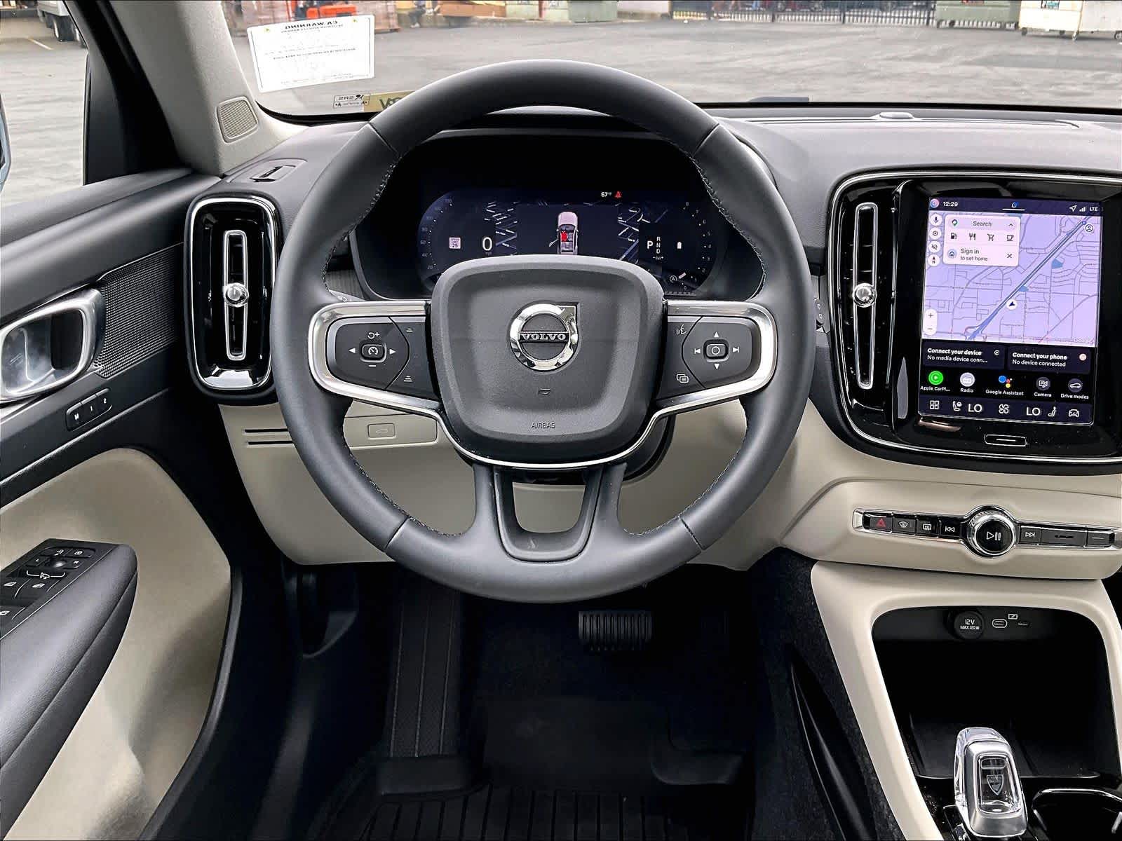 2026 Volvo XC40 Plus photo 5