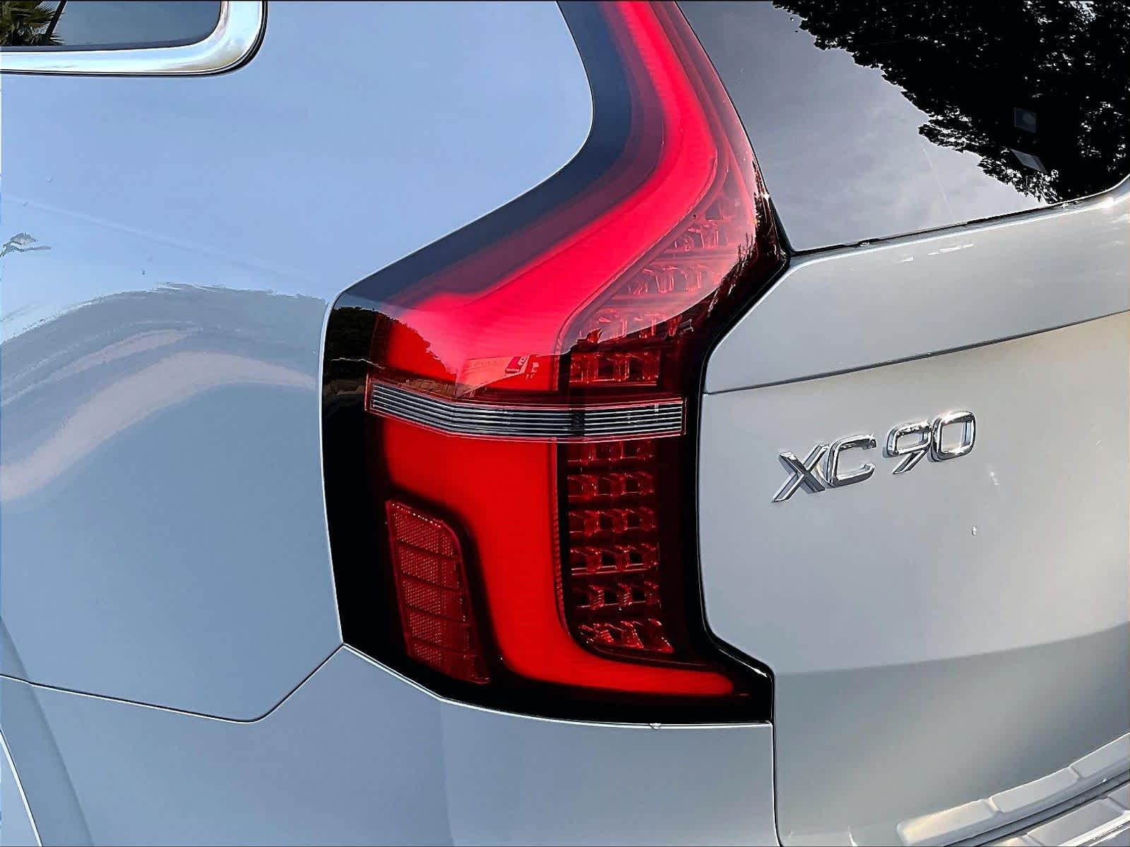 2025 Volvo XC90 Core - Photo 32