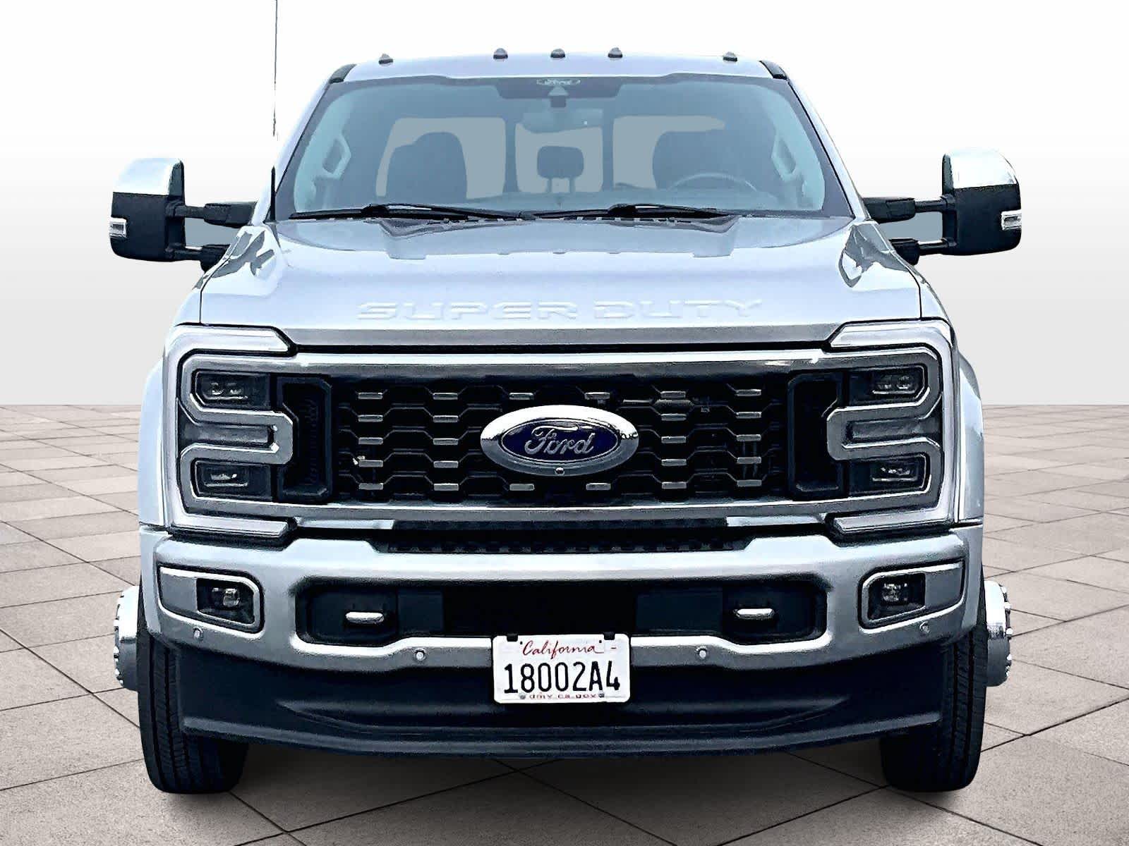 2024 Ford Super Duty F-450 Pickup Limited 4WD Crew Cab 8 Box photo 2