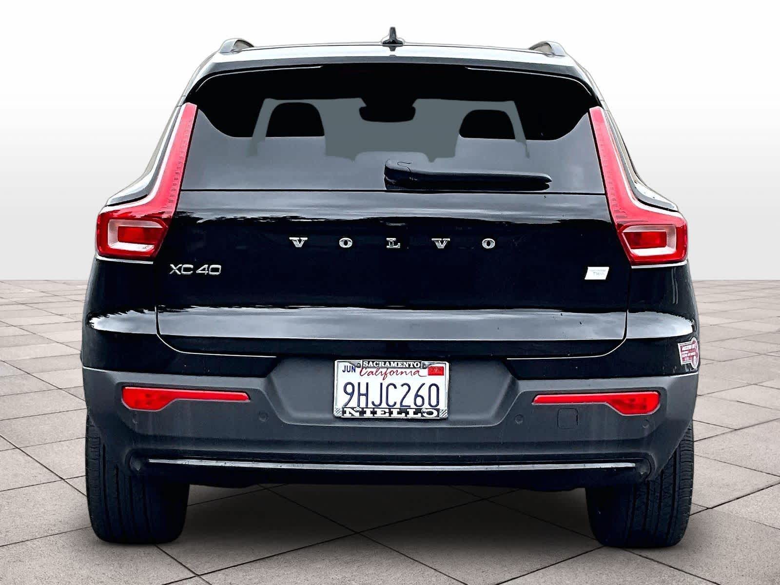 2023 Volvo XC40 Recharge Pure Electric Plus photo 4