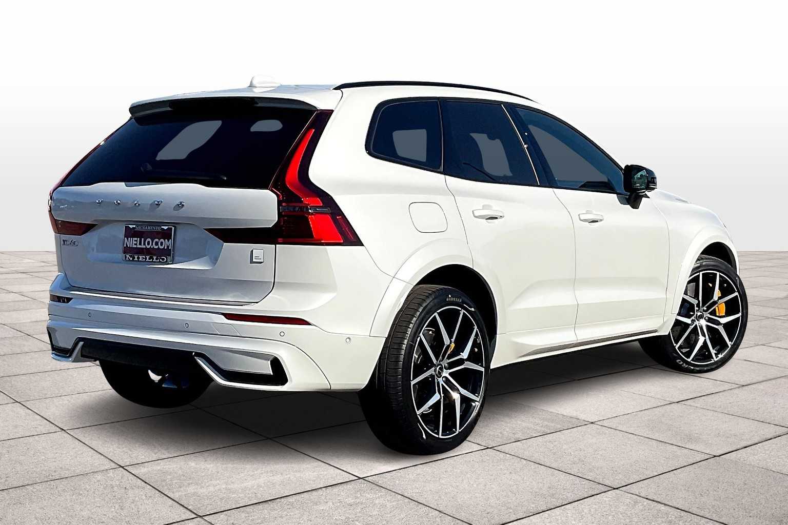 2026 Volvo XC60 T8 Polestar photo 4