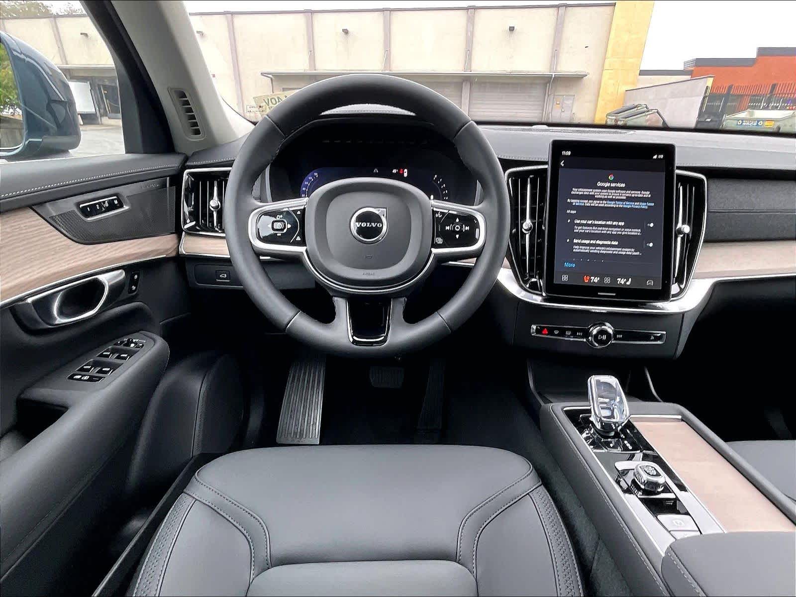 2026 Volvo XC90 Plus - Photo 15