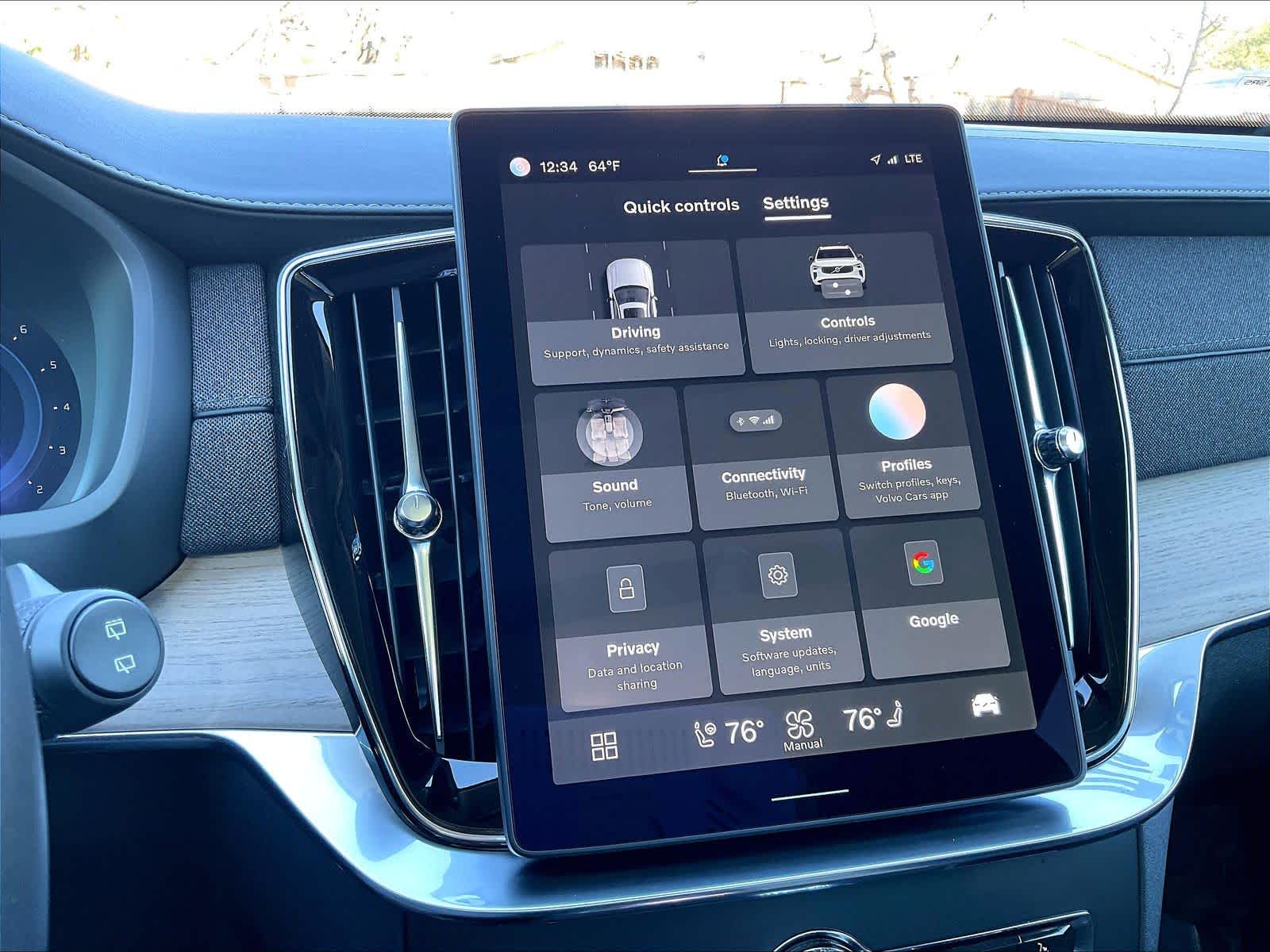 2025 Volvo XC90 Core - Photo 37