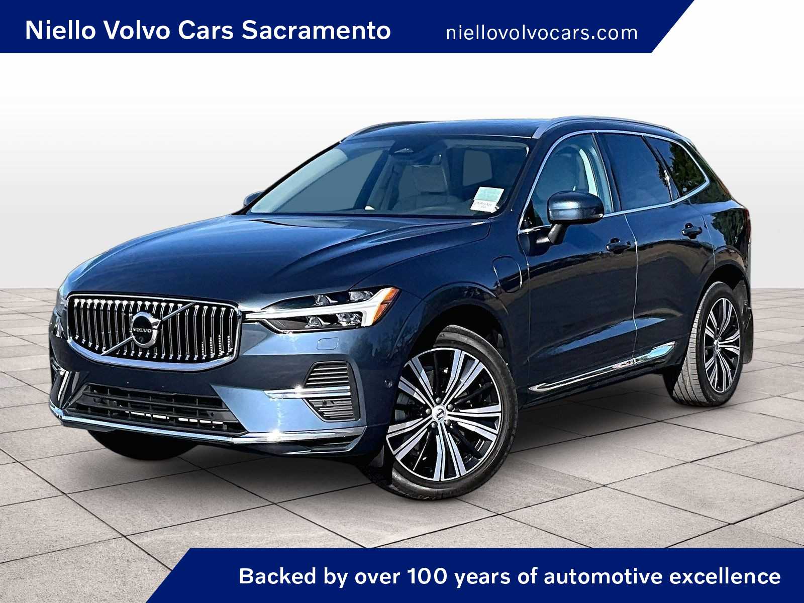 2023 Volvo XC60 T8 Plus Bright Theme AWD's photo
