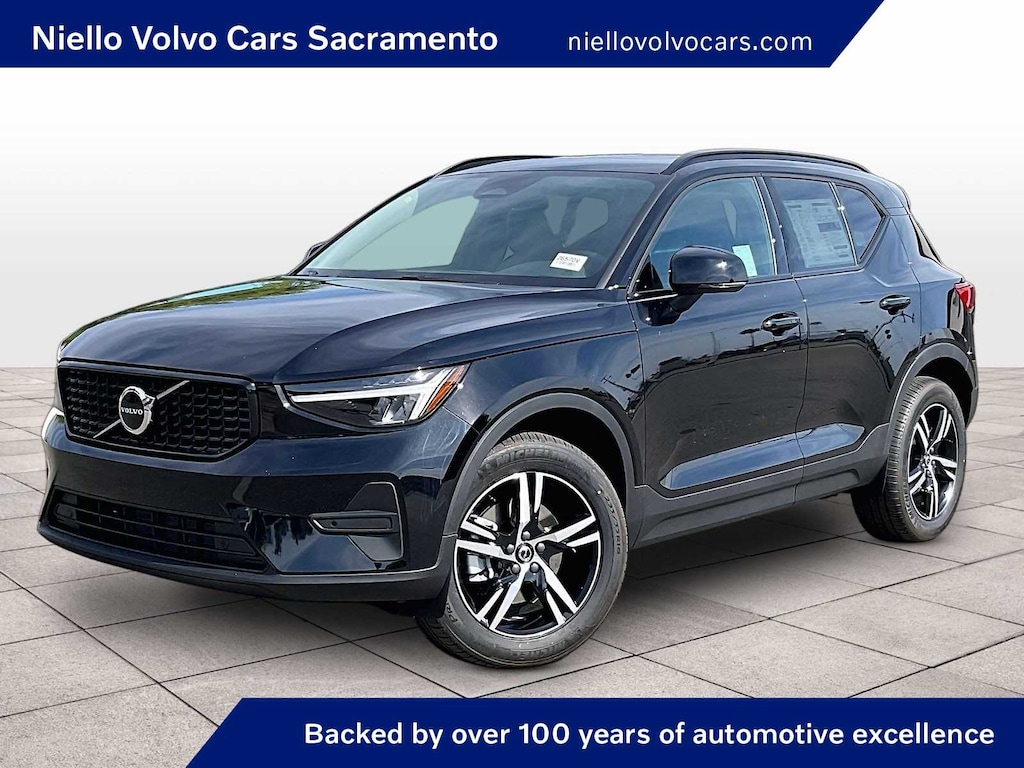New 2026 Volvo XC40 B5 Core SUV