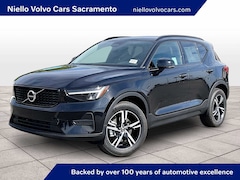 2026 Volvo XC40 B5 Core AWD SUV