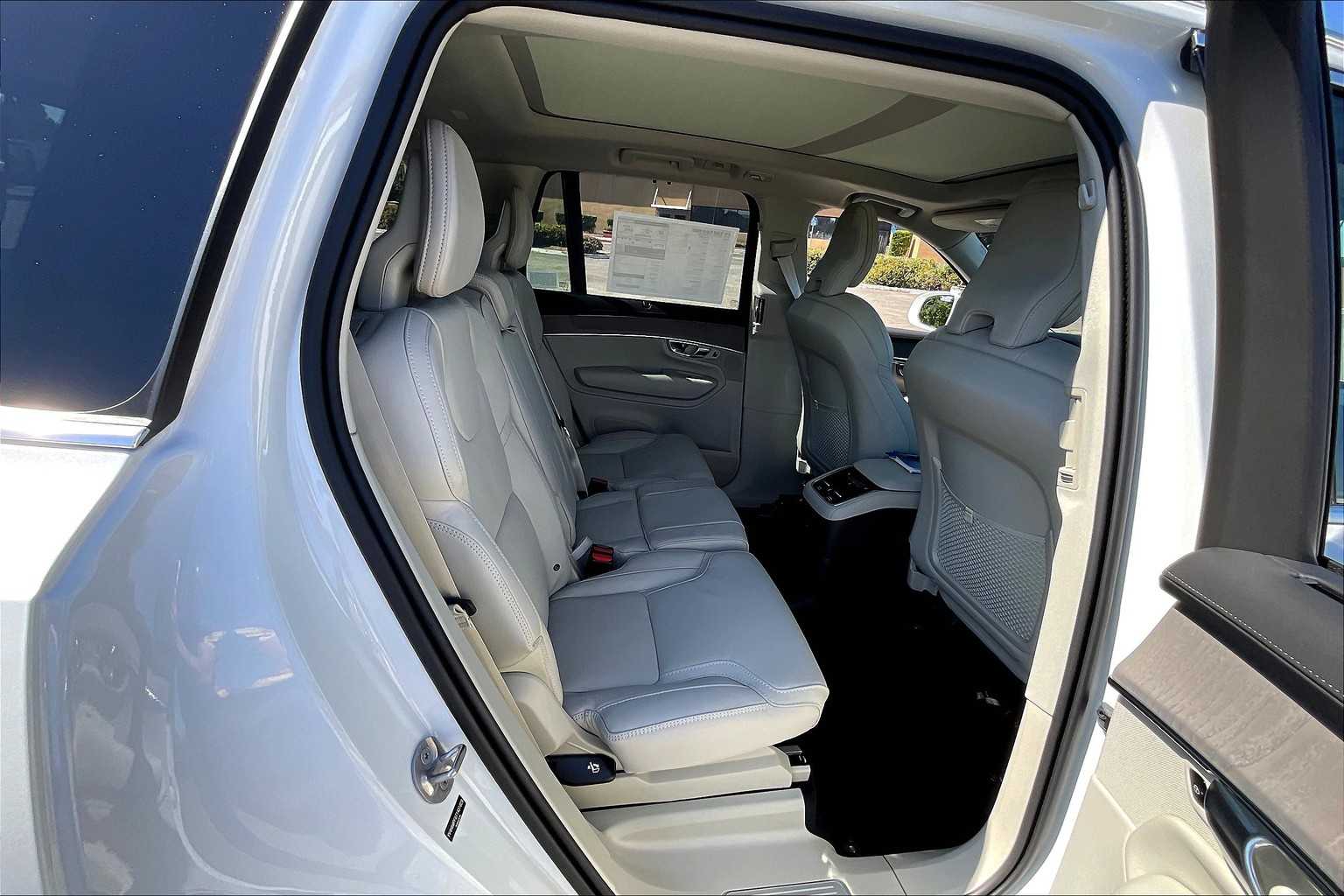 2026 Volvo XC90 Ultra - Photo 27