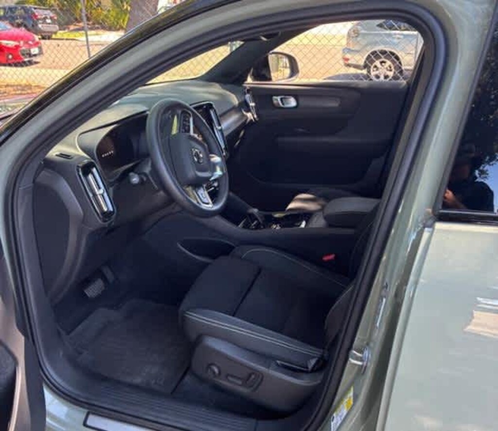 Used 2023 Volvo XC40 Recharge Pure Electric Plus Twin eAWD