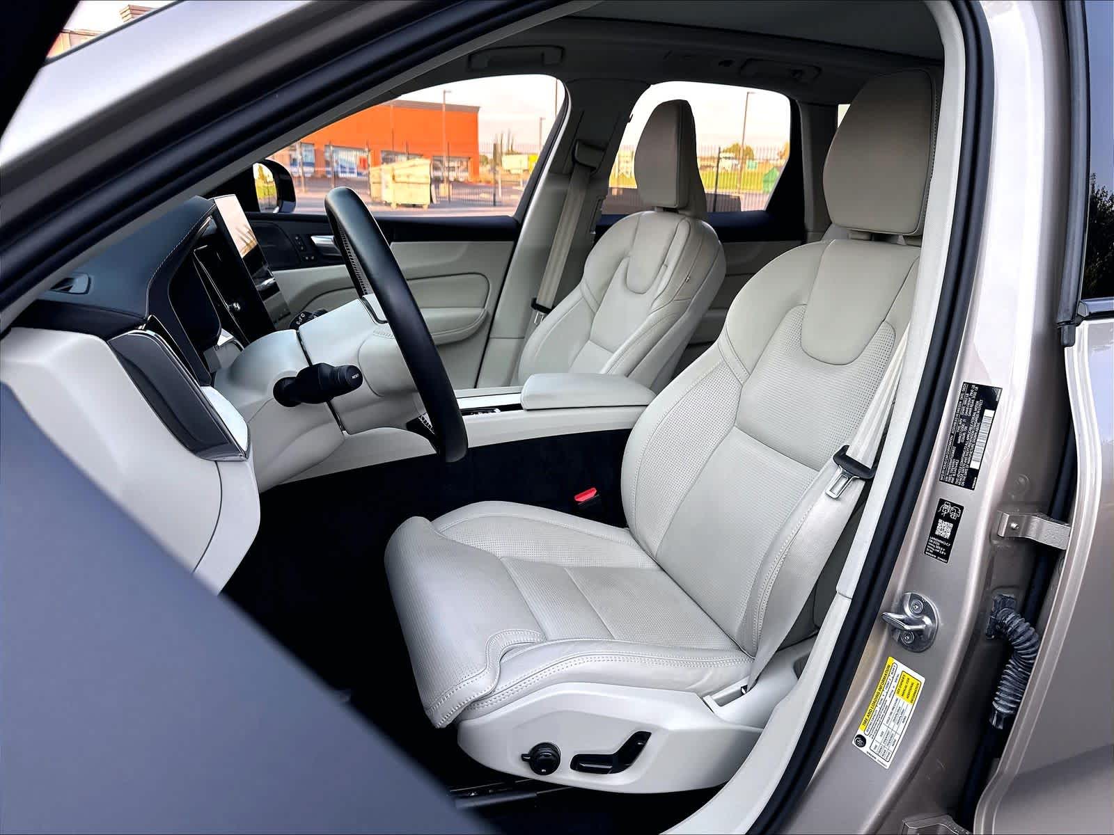 2026 Volvo XC60 Ultra - Photo 25