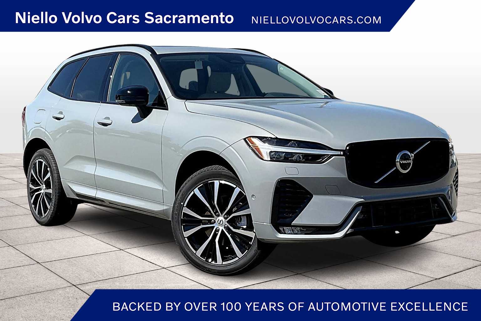2025 Volvo XC60 B5 Plus photo 2