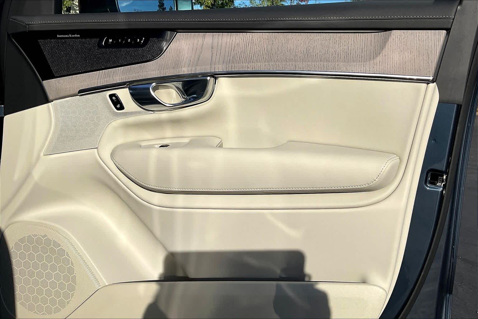 2026 Volvo XC90 Ultra - Photo 31