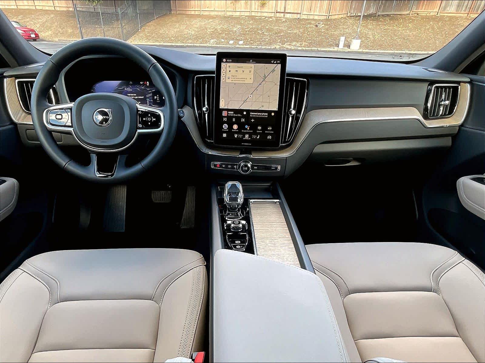 2026 Volvo XC60 B5 Plus photo 6