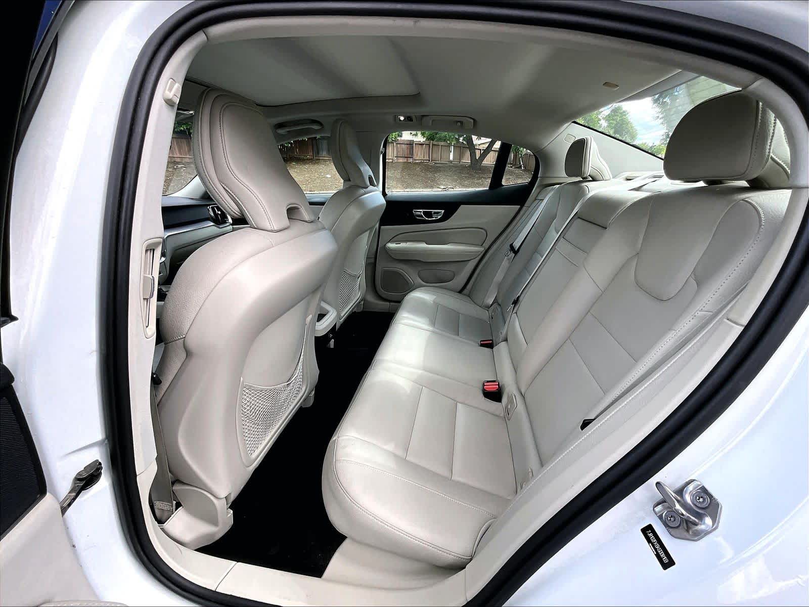 2019 Volvo S60 Momentum photo 5