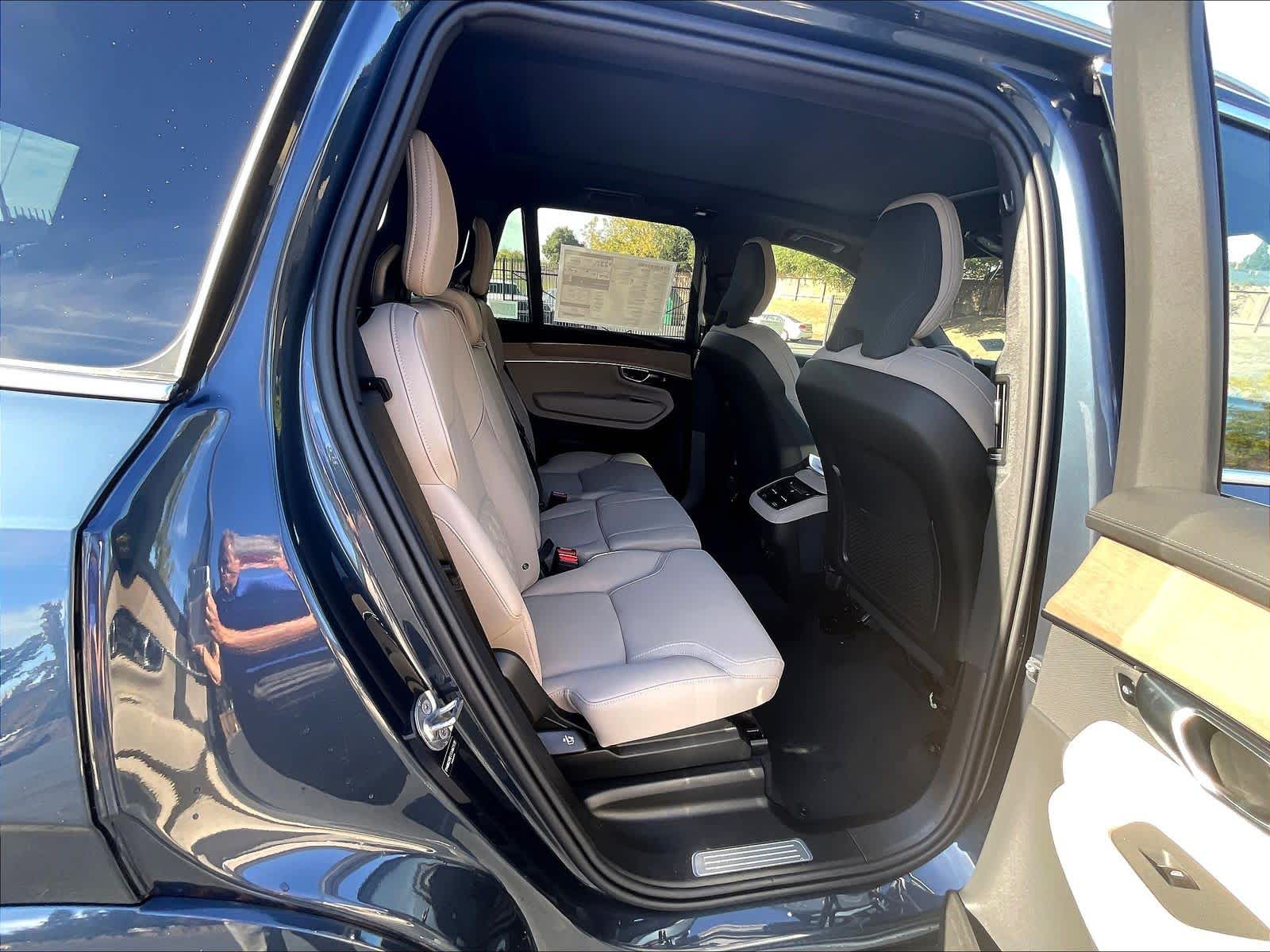2026 Volvo XC90 Plus - Photo 27