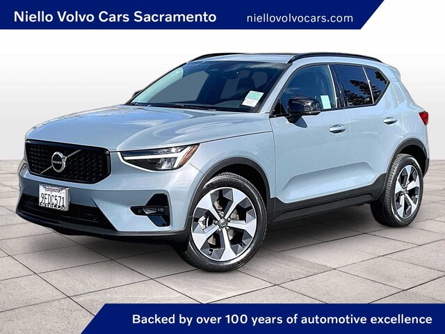 2023 Volvo XC40 Plus Dark Theme B5 AWD