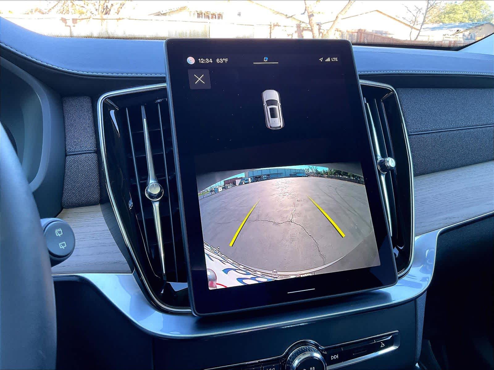 2025 Volvo XC90 Core - Photo 22