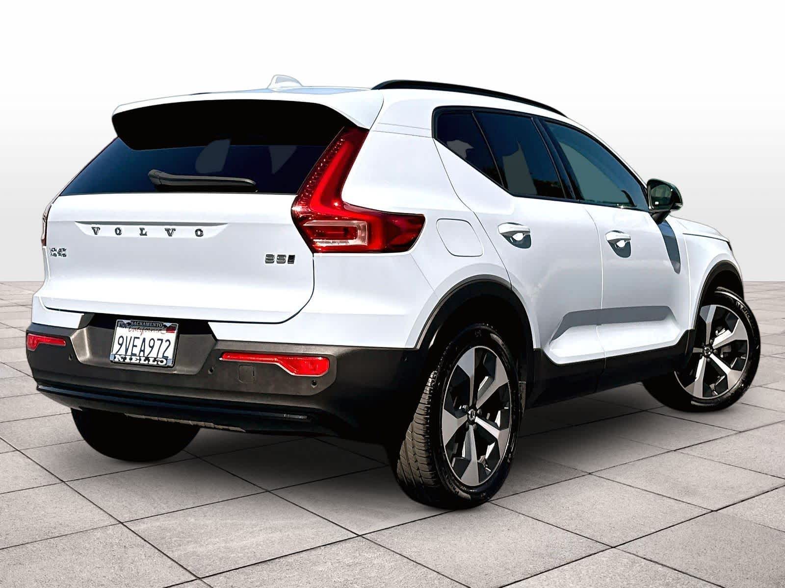 2026 Volvo XC40 Plus - Photo 15