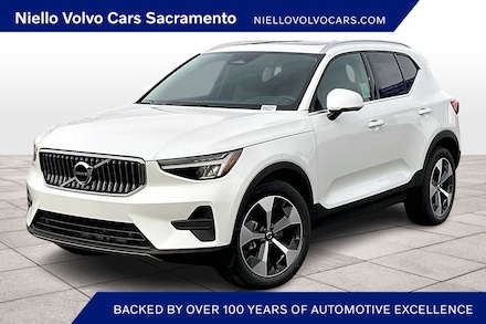 2025 Volvo XC40 B5 Core Bright Theme SUV