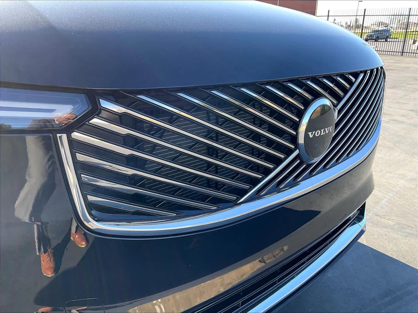 2025 Volvo XC90 Core - Photo 32