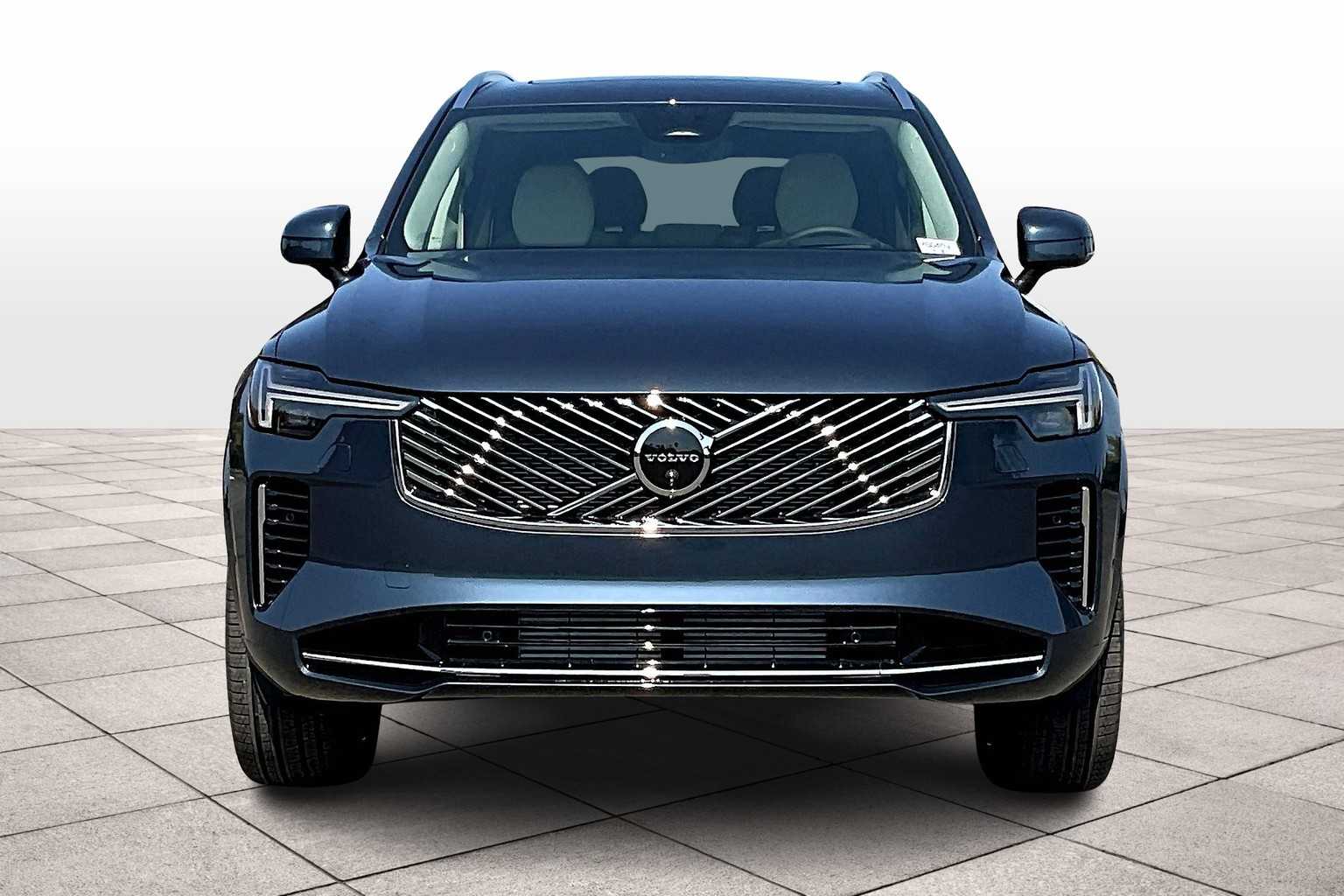 2026 Volvo XC90 plug-in hybrid T8 Ultra 7-Seater photo 4