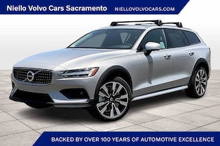 New 2025 Volvo V60 Cross Country B5 Ultra Wagon in Sacramento