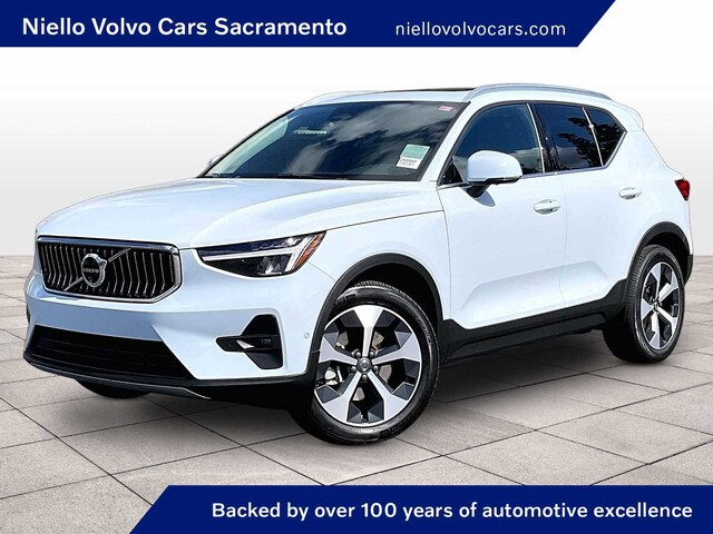 2025 Volvo XC40 Plus Bright Theme B5 AWD